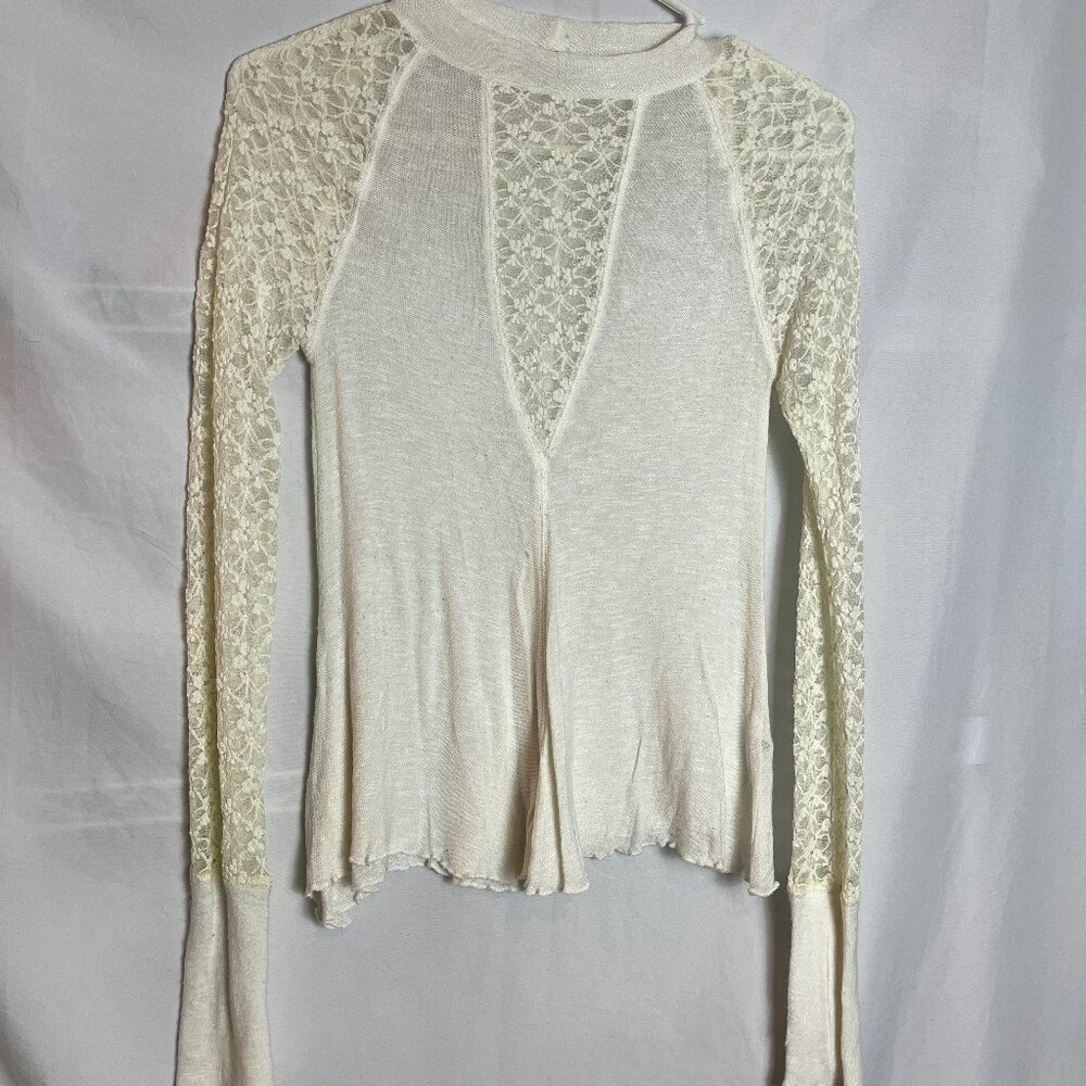 Women's Intimately Free People Creme Long sleeve lace embellished top size XS